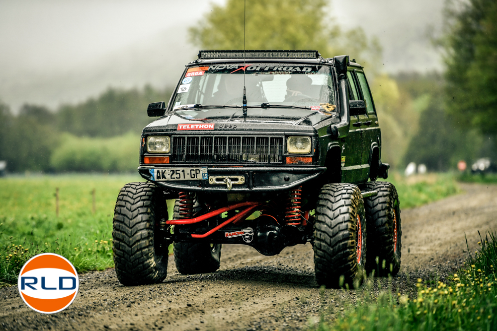 Jeep Chambon rassemblement AOC