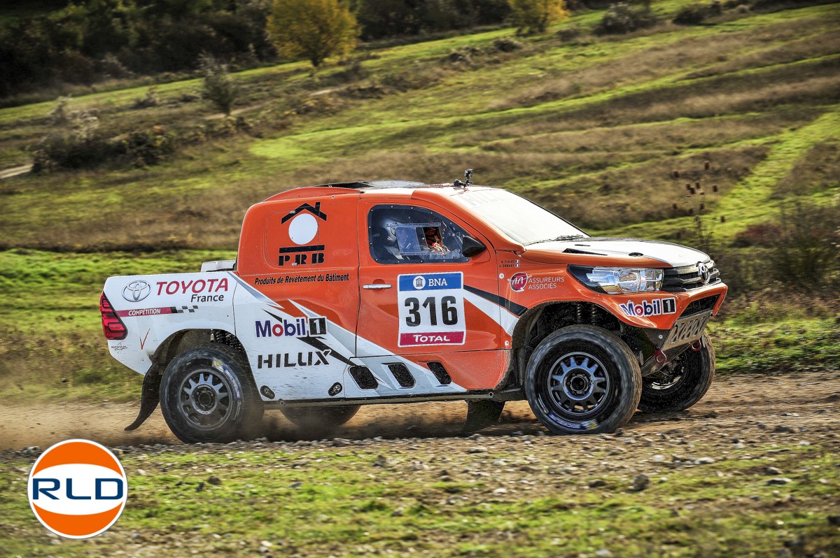 Toyota Hilux V8 Dakar